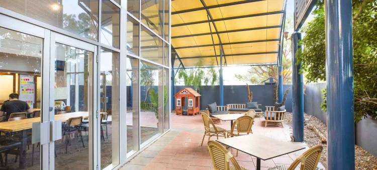 罗克斯比降水区的夜帽(Nightcap at Roxby Downs)图片