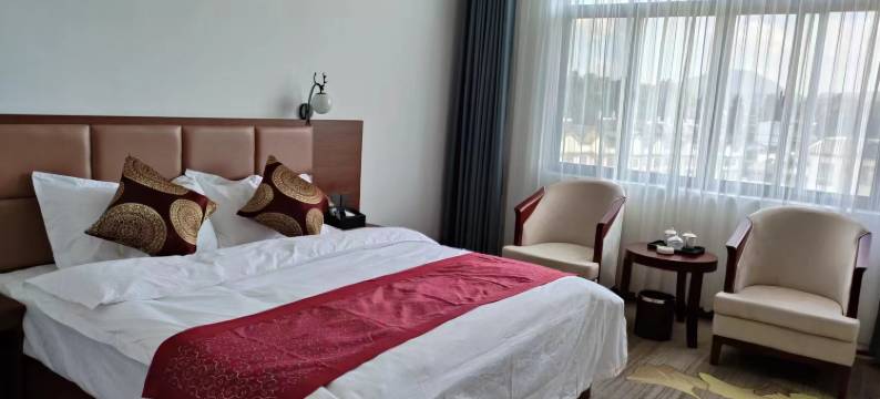 龙陵侨乡大酒店图片