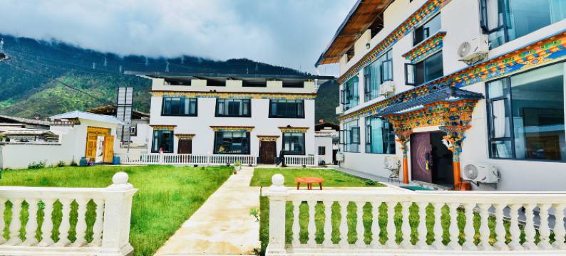 鲁朗缘聚雪山庄园图片