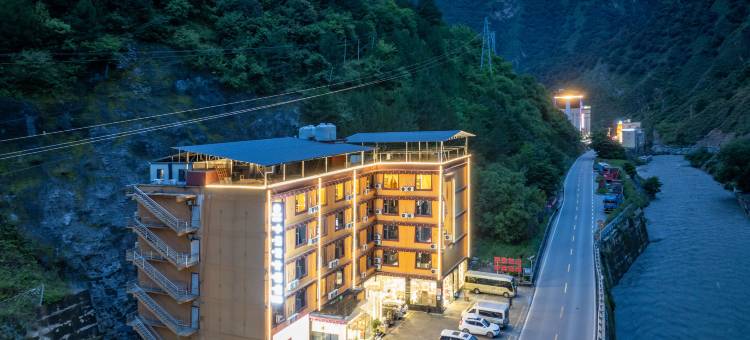 雅江天仙湖大酒店(318国道店)图片