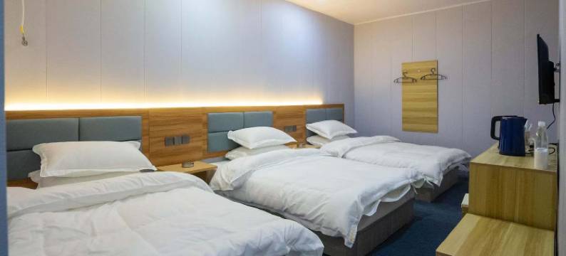 城际民宿(开封府火车站店)图片