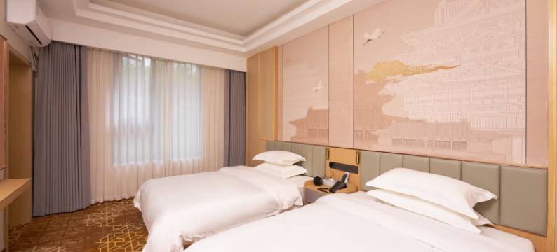 达州兰郡假日酒店(阳光耍都美食街店)图片