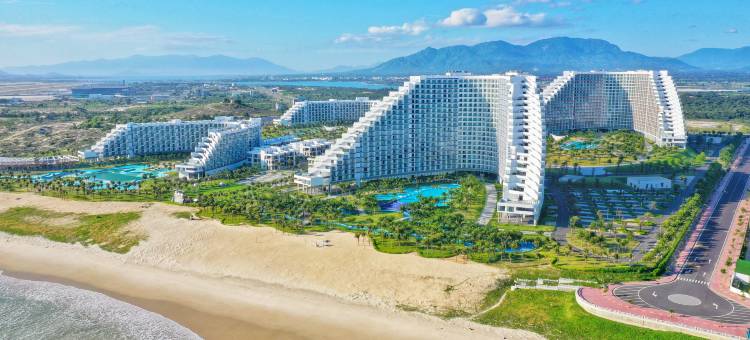 金兰九天海滩度假村(The Empyrean Cam Ranh Beach Resort)图片