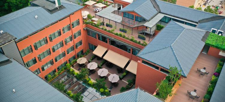 红墙琴园酒店(徐东湖北大学地铁站店)图片
