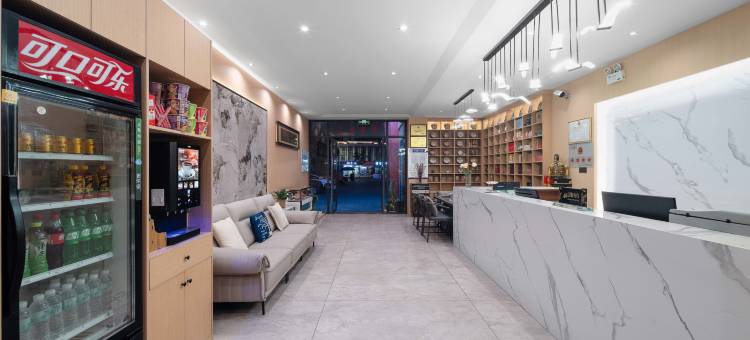 玉溪鸿源大酒店(高铁站店)图片