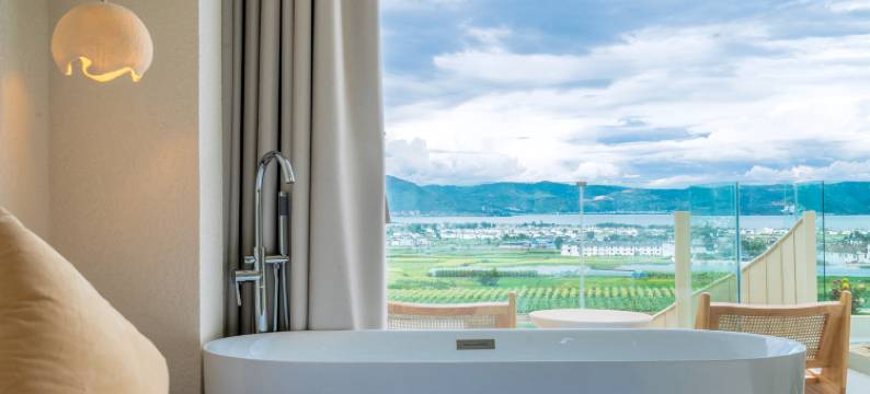 不舍壹宿·山海云栖·自在度假花园泳池客栈(大理苍山店)图片