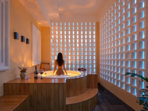 枕畔·朴居养心苑·砚湖秘境丨古法・私汤涤尘・梵音设计师温泉酒店