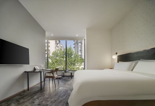 Landing Cloud Hotel Hotel Overview