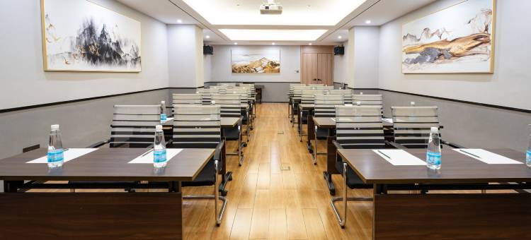 艺龙万国酒店(南昌火车站八一广场店)图片