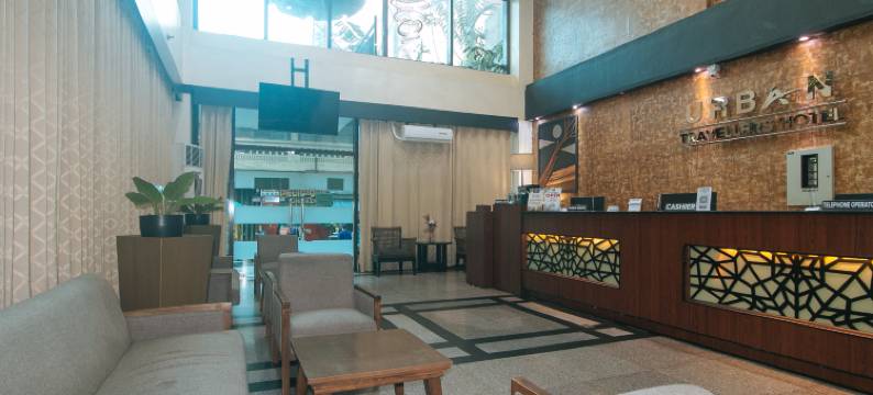 Urban Travellers Hotel by RedDoorz图片