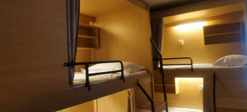 昆仑龍庭之家青旅(兰州高铁西站店)图片