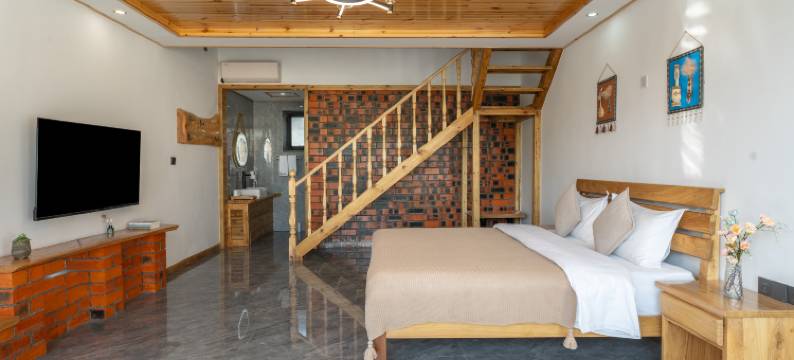 那拉提蓬山风起民宿图片