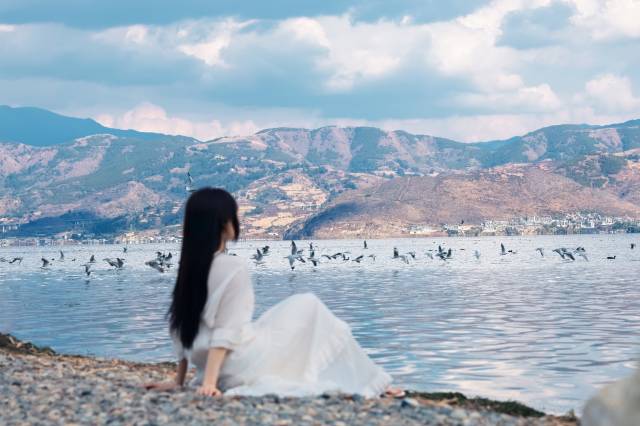 海恋|Cloud Nest·云栖蓝湾·设计师无边泳池度假民宿(洱海店)图片