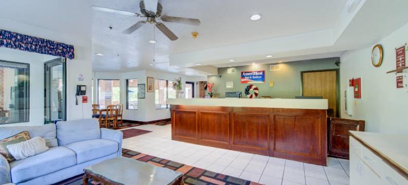 Capital O Amerihost Inn and Suites Fulton Hwy 54 MO图片