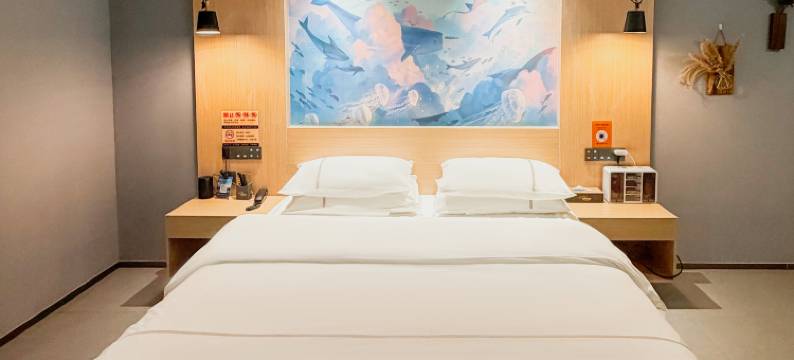 云栖公寓酒店(山南火车站店)图片