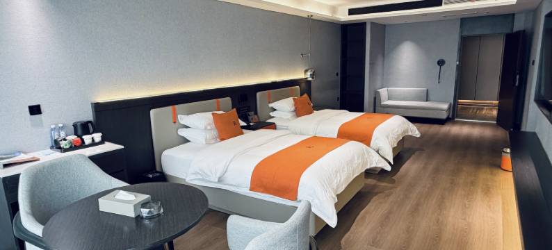 R ROYALSS HOTEL(昆玉站店)图片