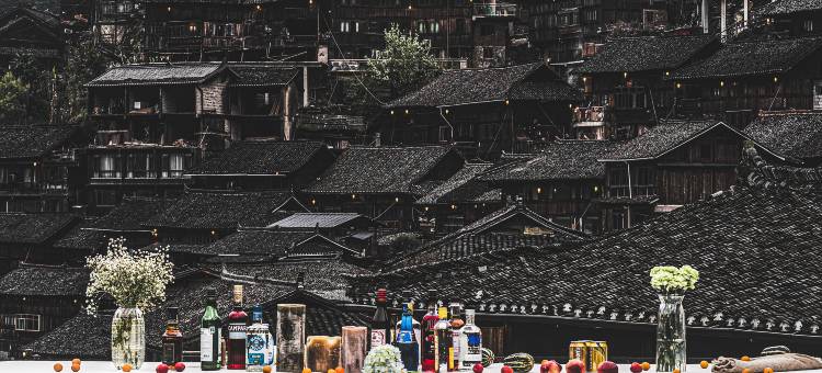 伊芙黛宁·全景私汤美学艺术Villa美宿(西江千户苗寨店)图片