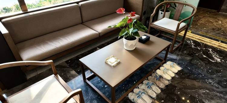 大连回潮温泉酒店(大连火车站中山广场地铁站店)图片