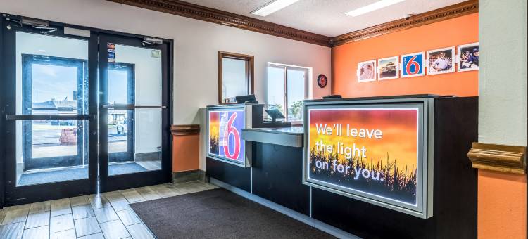 印第安纳波利斯品质套房酒店(Motel 6 Indianapolis, in - Southport)图片