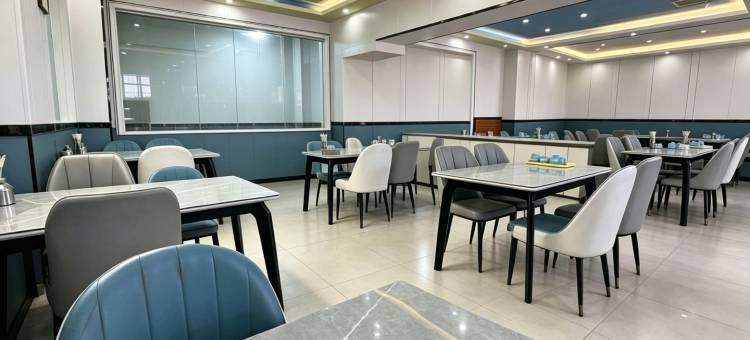轮台澜盛酒店(青年西路店)图片