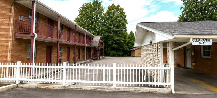 家乡客栈 洛基芒特弗吉尼亚(Hometown Inn Rocky Mount VA)图片