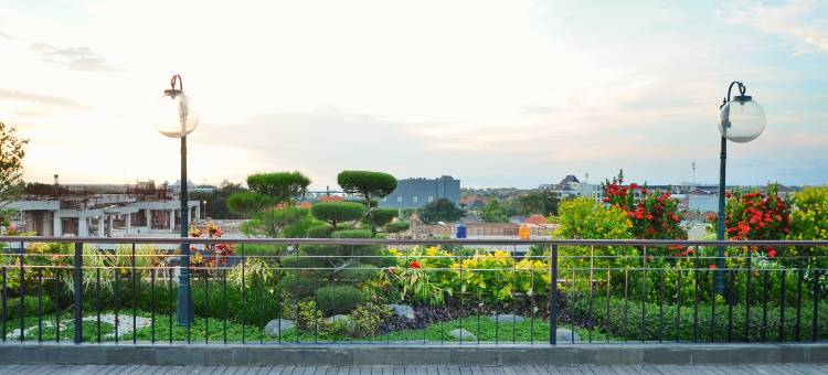 贾布卢武克海洋水明漾酒店(Jambuluwuk Oceano Seminyak Hotel)图片