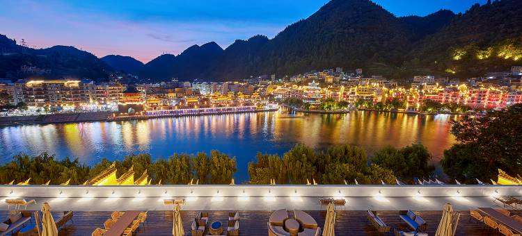 久龙壹品酒店(镇远古城新大桥店)图片