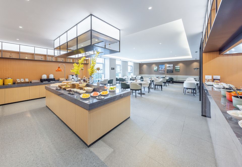 Hongluyuan Cruise Terminal HotelHotel Overview