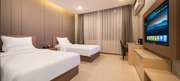 瑞源酒店(西亚和美信阳火车站店)图片