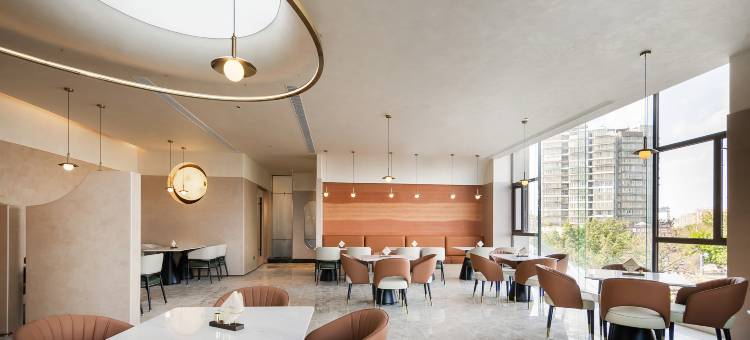 西昌航天大道月亮湖湿地公园亚朵酒店图片