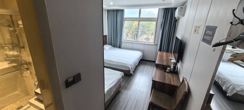 上海馨达宾馆(沈杜公路地铁站店)图片