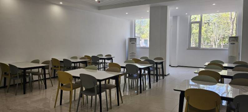 朗顿雅庭酒店(鸽子窝公园刘庄夜市店)图片