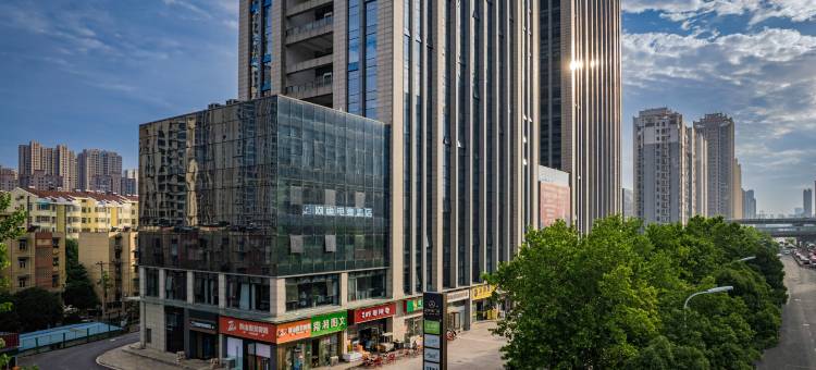 网鱼电竞酒店(合肥绿地赢海朱岗地铁站店)图片