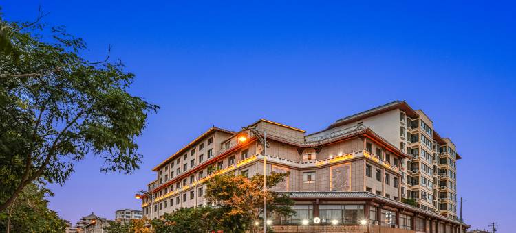 敦煌臻越●金曼国际酒店(沙洲夜市店)图片