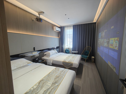 顶极友趣轰趴馆