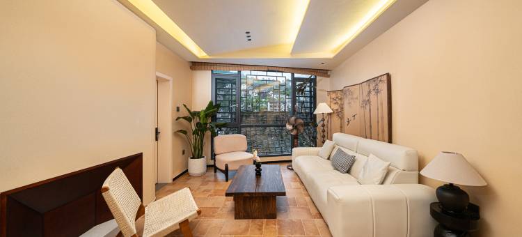 凤凰向云端江景民宿(凤凰古城景区南华门店)图片