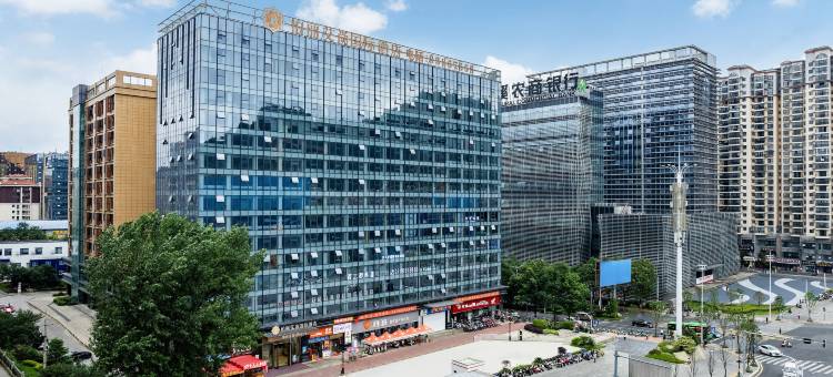 柏丽艾尚国际酒店(贵阳花溪区政府明珠大道地铁站店)图片