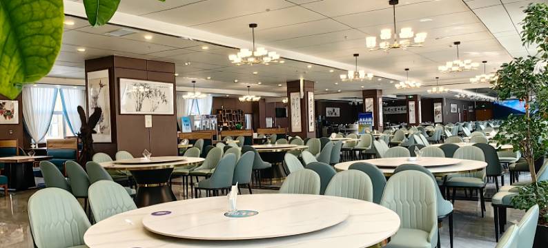 赛里木湖中亚全纳酒店图片