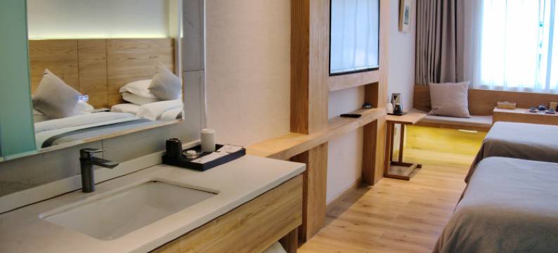 昆明石月南舍酒店(瑞鼎城爱琴海石闸地铁站店)图片