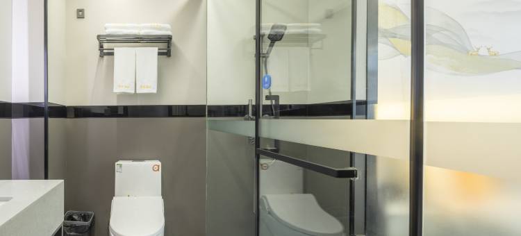 芳华智选轻奢酒店(西龙王庙地铁站店)图片