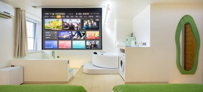 玖悦居・简白梦幻轻奢浪漫影音氛围美宿(沈阳中街大悦城店)图片