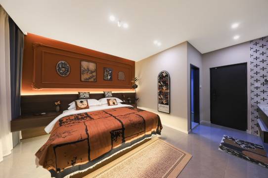 云巷•中古|FORMATIVE•ARTWORK设计民宿(延吉延边大学网红墙店)