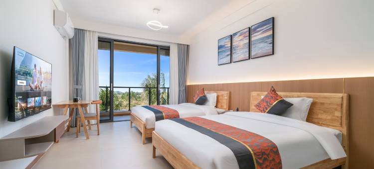 万宁伴山野·宿(神州站店)图片