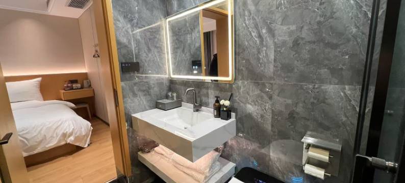 钟祥海域酒店(名仕西路店)图片