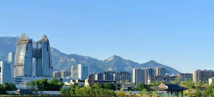 若寓度假酒店(泰安老街爱琴海购物公园店)图片