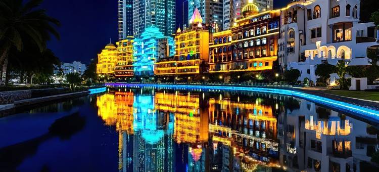 花芝筑·云境高空城景酒店(贵阳甲秀楼青云市集店)图片