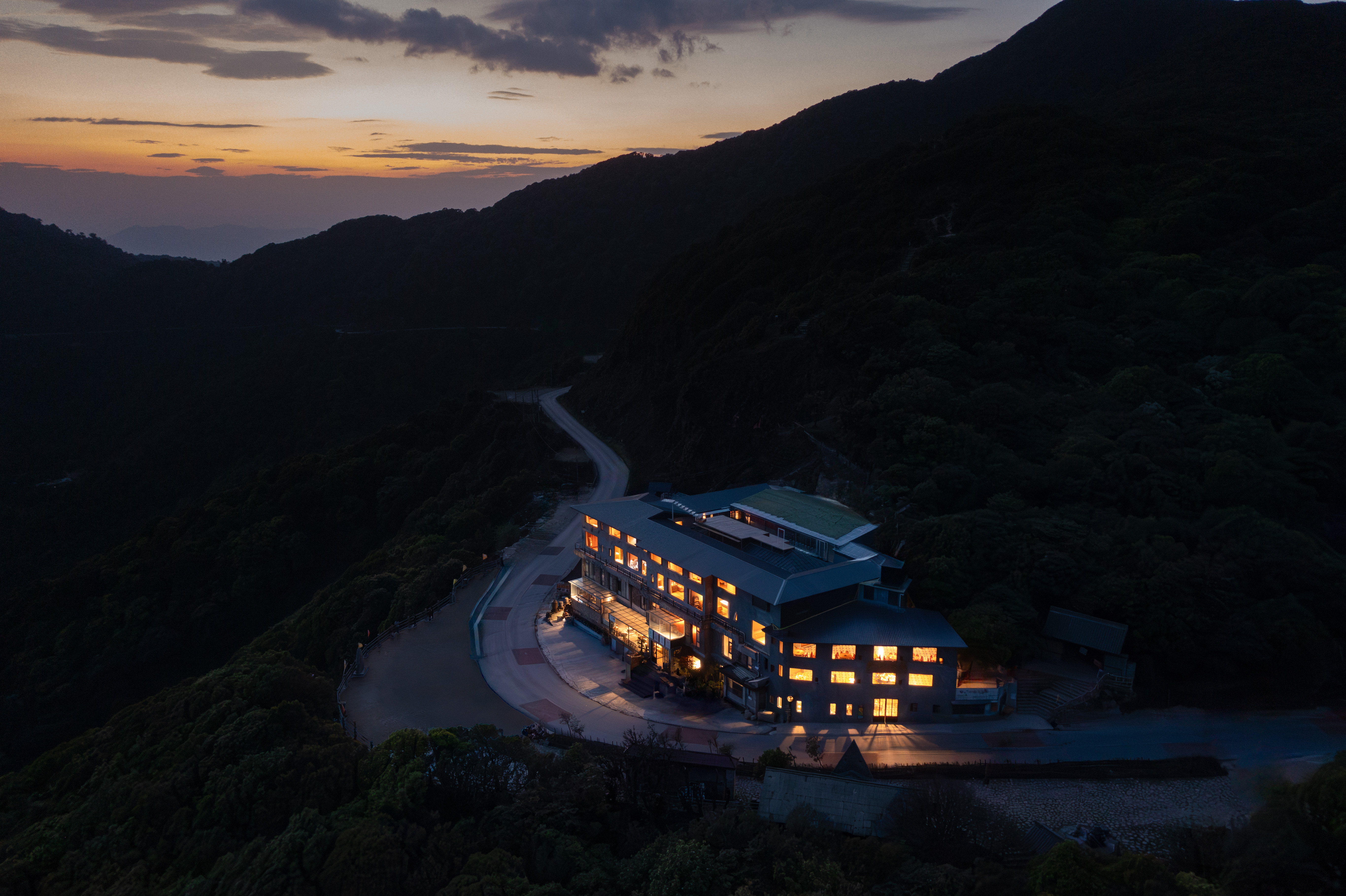 Yunshang Shexia Forest Inn Over view