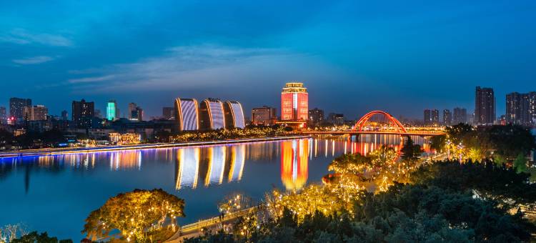 德阳铂尊酒店(摩尔广场四川警官学院店)图片