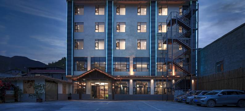 茂县清风小楼图片