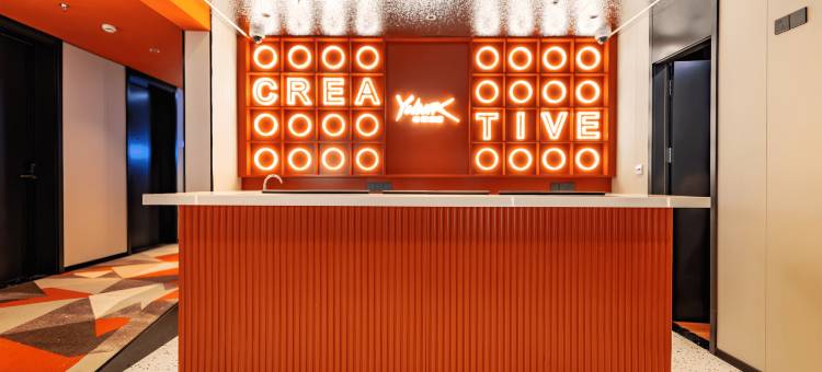 YUNIK电竞酒店(上海九院斜土东路店)图片